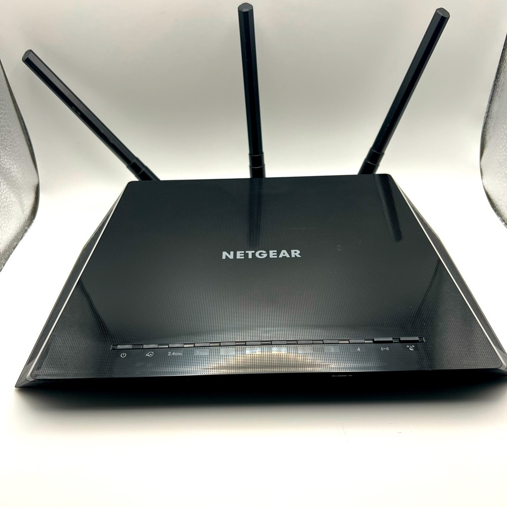 NETGEAR Nighthawk AC1750 Smart WiFi Router for Gaming and Streaming